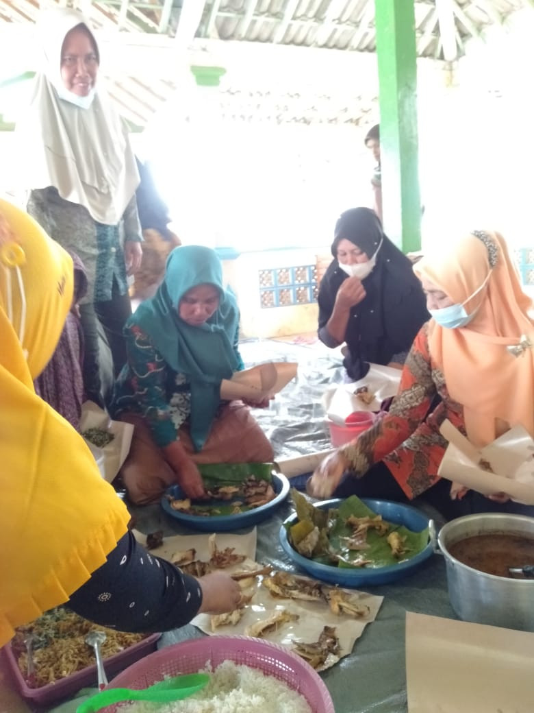 Memperingati ulang tahun KWT